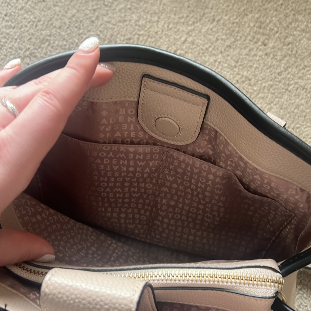Ladies Kate Spade Purse! - Picture 5 of 11